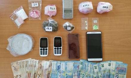Συνελήφθησαν κατά τη διάρκεια συντονισμένης αστυνομικής επιχείρησης, 3 μέλη συμμορίας που δραστηριοποιούνταν στη διακίνηση ναρκωτικών σε περιοχές της βόρειας Ελλάδας <br> <span style='color:#777;font-size:16px;'>Κατασχέθηκαν  321,5 γραμμάρια κοκαΐνης, ποσότητα ακατέργαστης κάνναβης, ναρκωτικά δισκία, χρήματα και 1 ηλεκτρονική ζυγαριά ακριβείας</span>