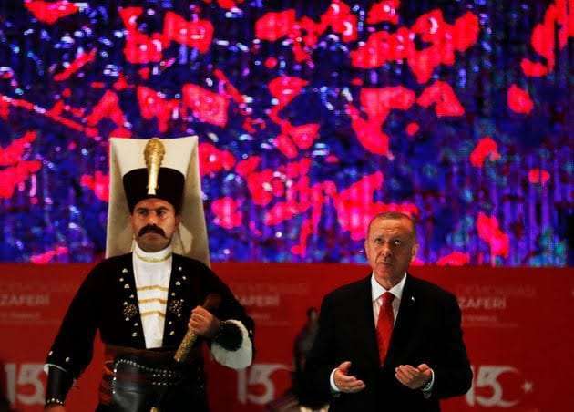 Τουρκία: Ο κατήφορος του Ερντογανισμού <br> <span style='color:#777;font-size:16px;'>Γράφει ο Λεωνίδας Κουμάκης</span>