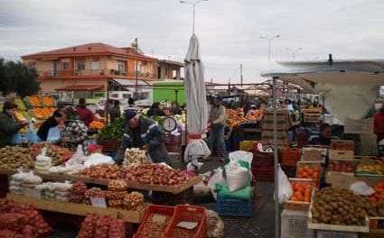 ΜΟΝΟ οι παραγωγοί και οι έμποροι κηπευτικών και φρούτων στην  Κυριακάτικη λαϊκή αγορά στο Πόρτο Λάγος