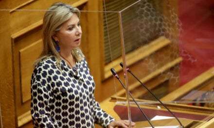 Ζέττα Μακρή: Στην Βουλή, η ενίσχυση του περιφερειακού τύπου